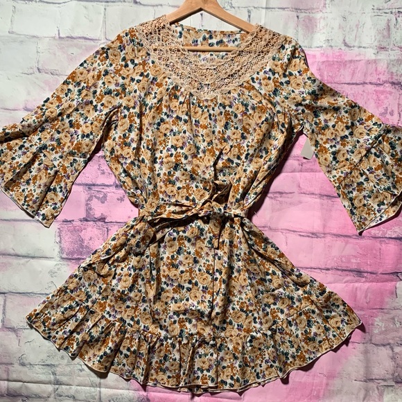 Spring Flowy Dress - Picture 1 of 3